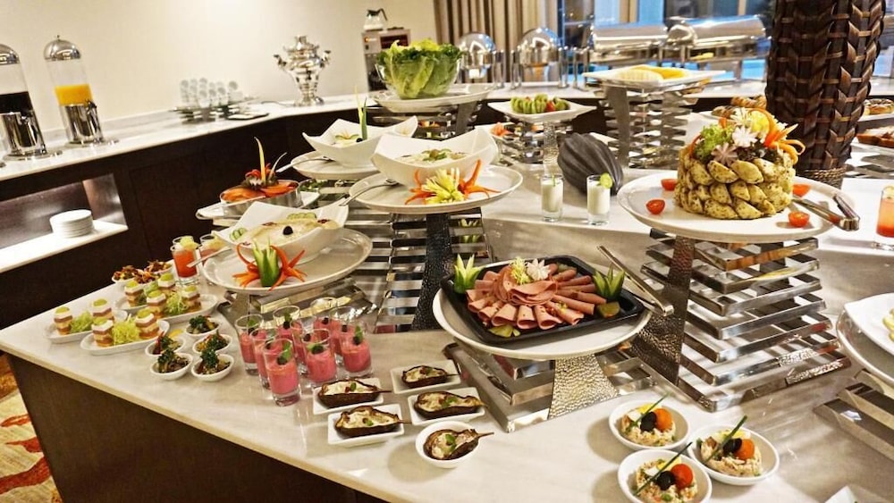 Al Kout Beach Hotel 31/36
