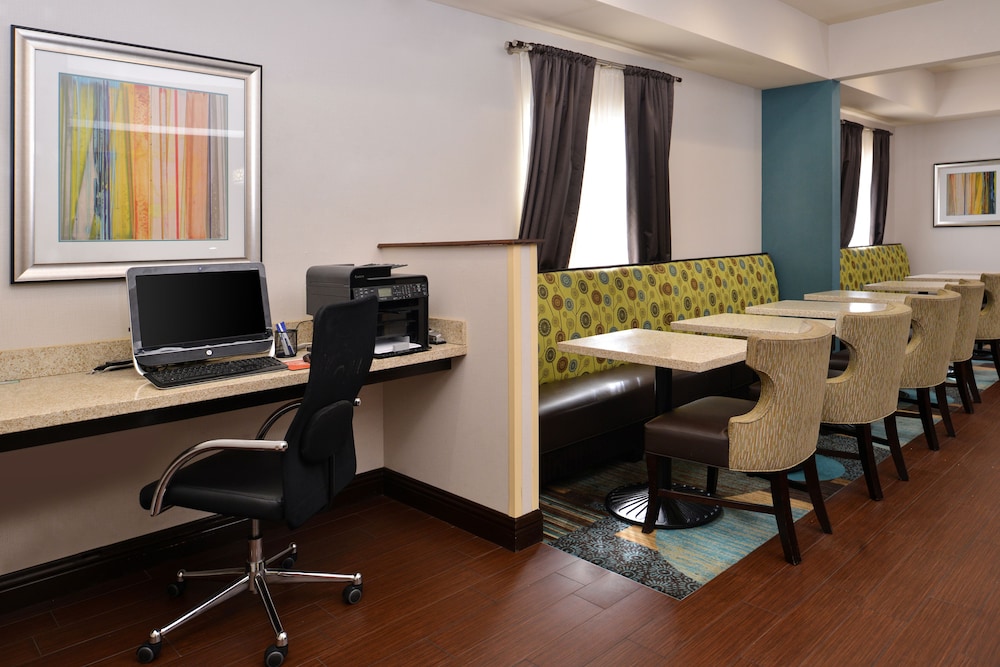 Holiday Inn Express Montgomery - East I-85 68/78