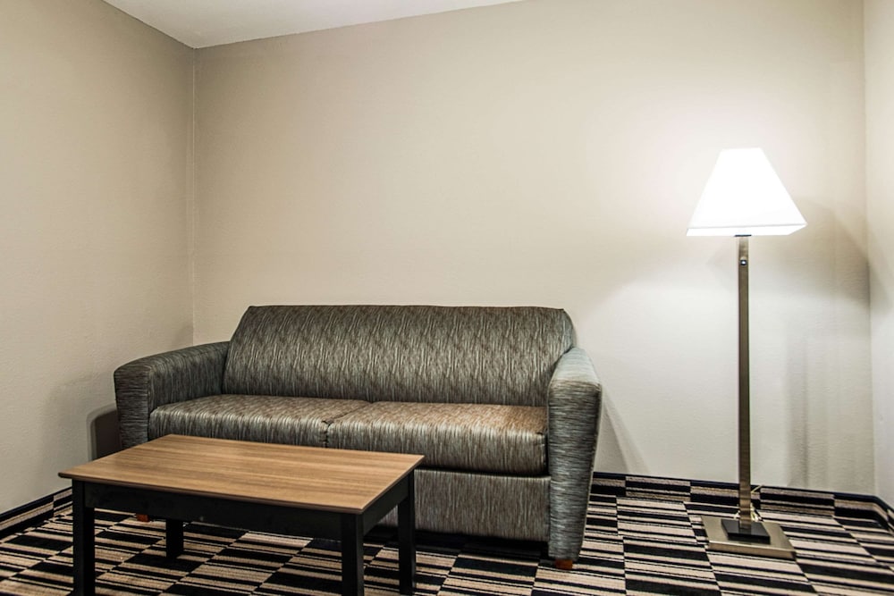 The Marco Hotel Lake Charles 13/35