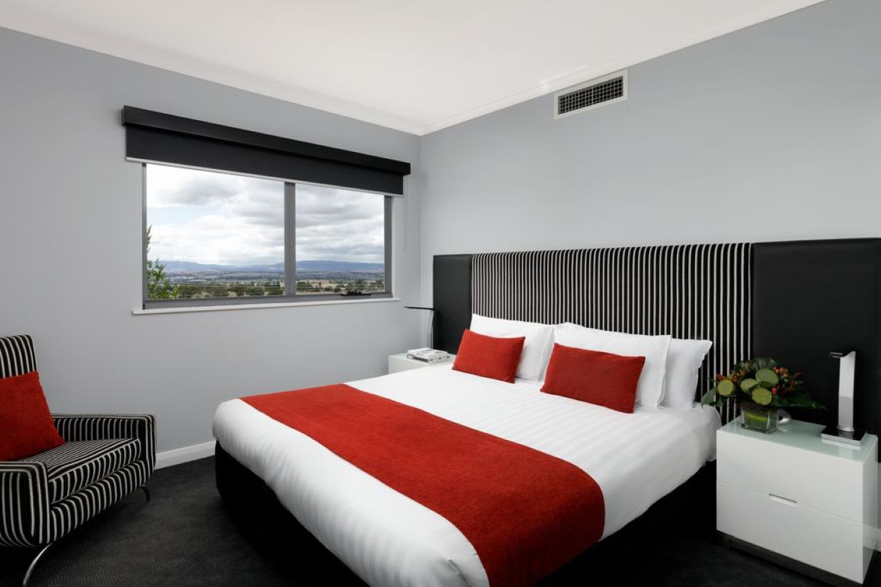 Studio, King Bed, Exterior Entrance