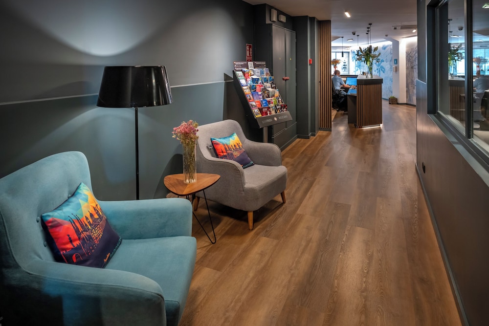 Hostal Opera Ramblas 25/38