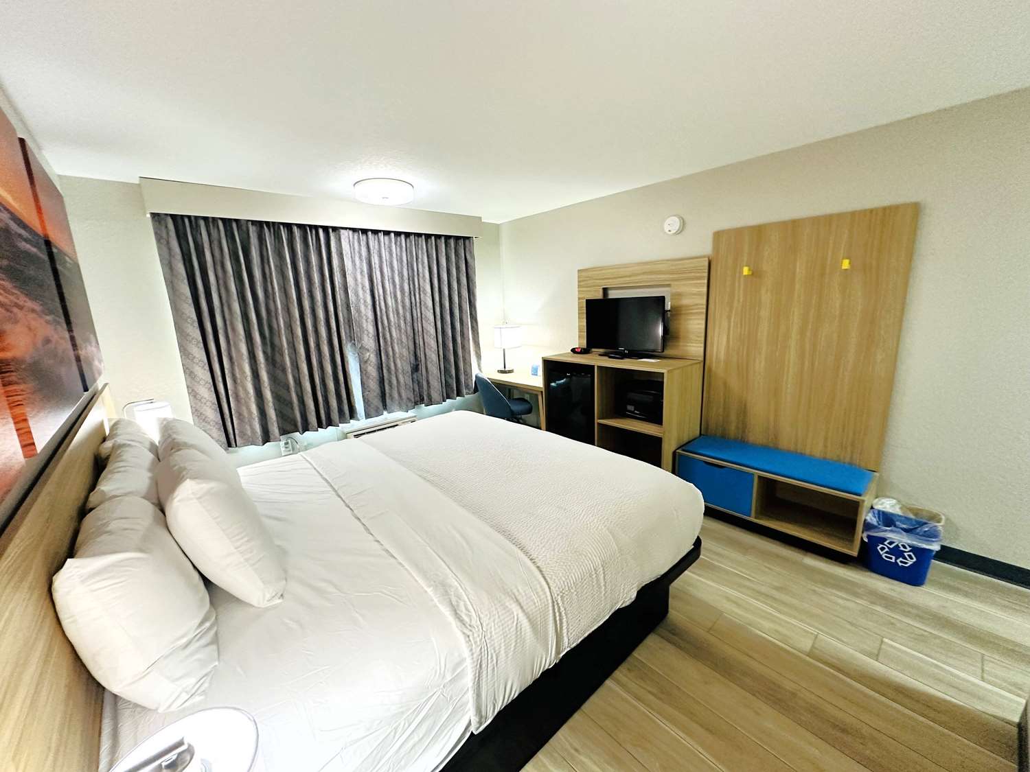 Days Inn By Wyndham Holland 8/35