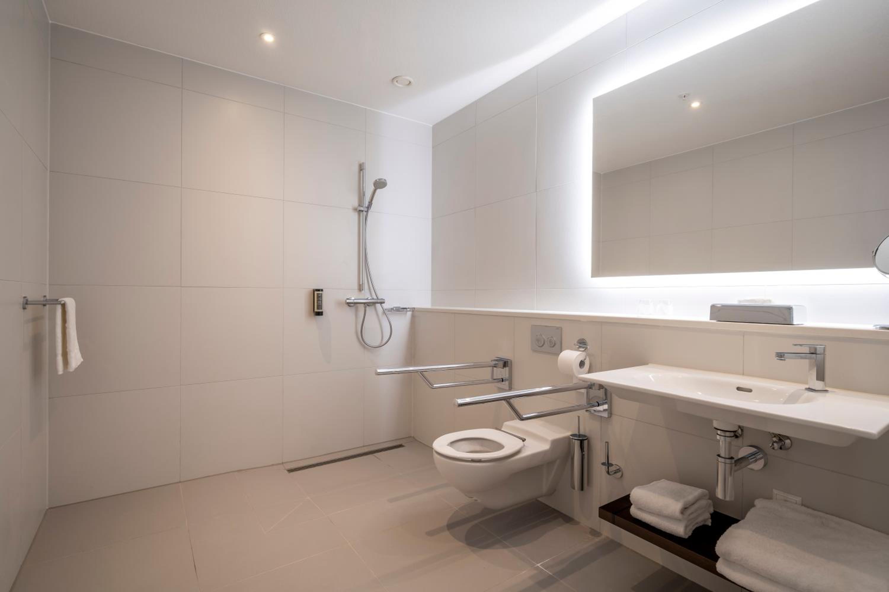 لوفت سوبيريور، PREMIER SUITES PLUS Amsterdam 6/7