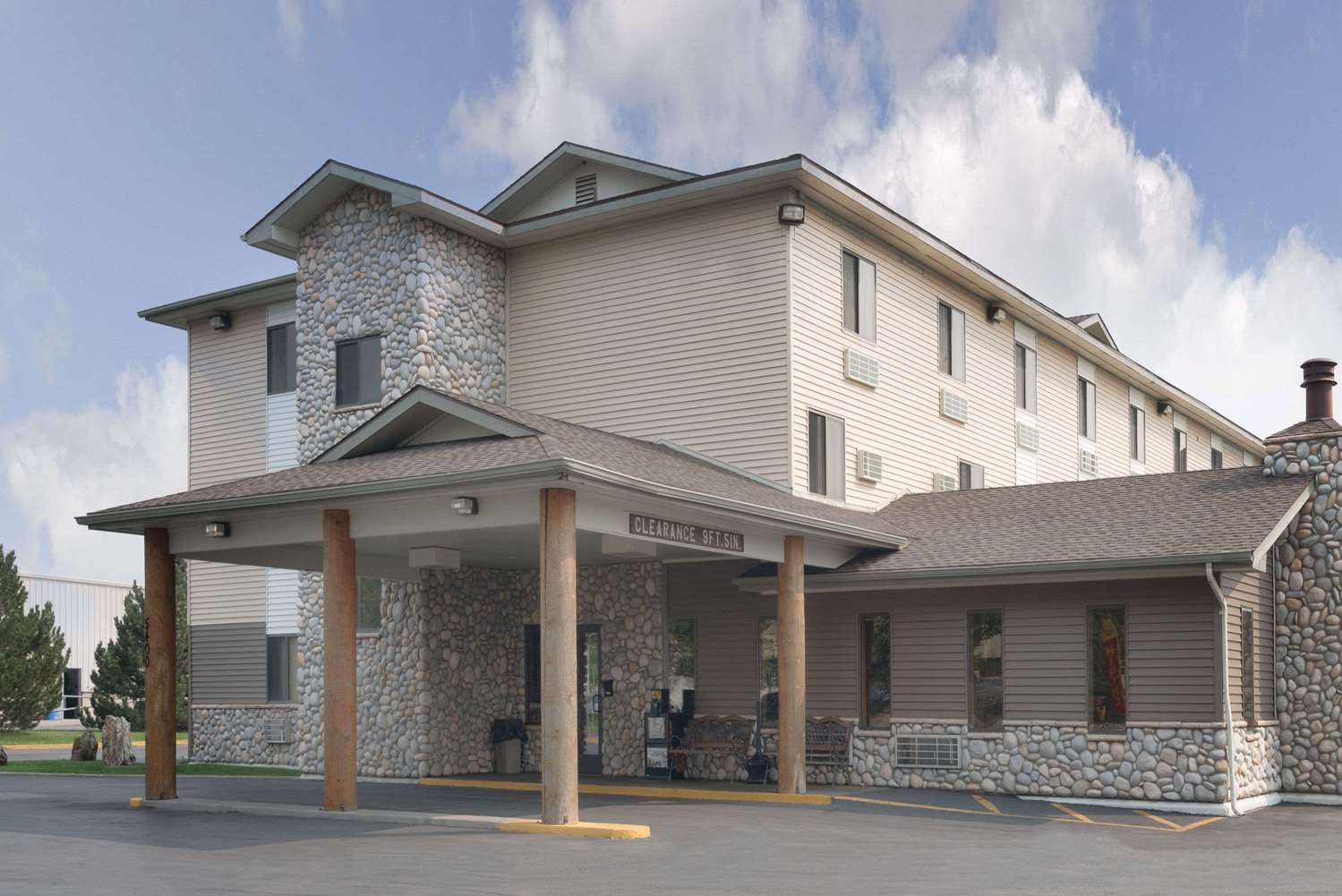 Super 8 by Wyndham Billings MT 44/52
