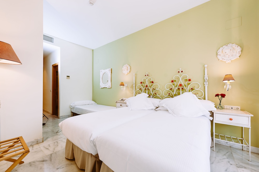 Basic Hotel Dona Manuela 10/40