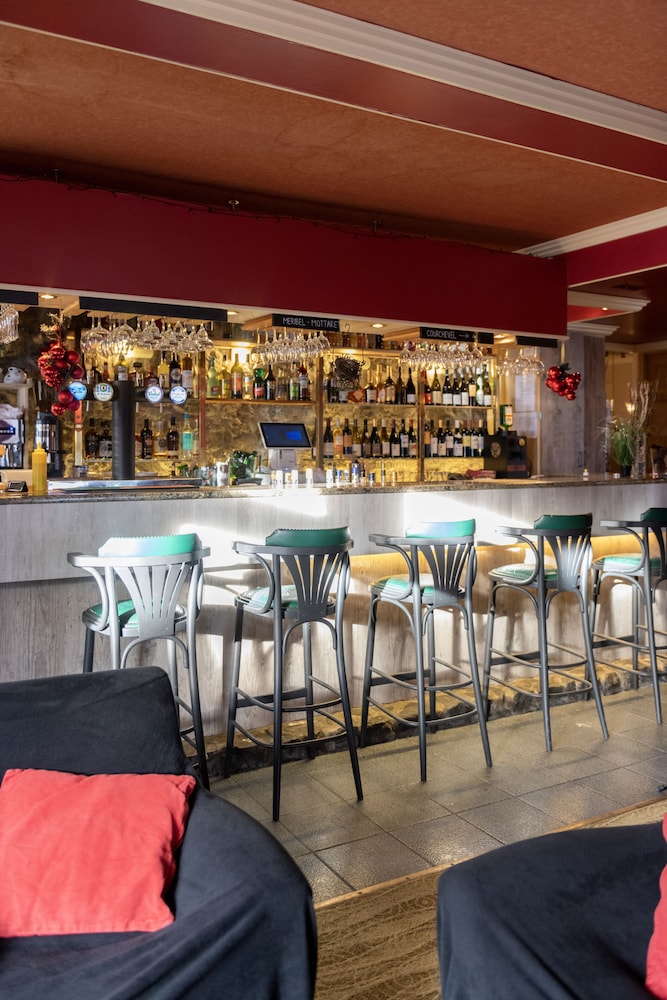 Hotel La Tarentaise 37/50