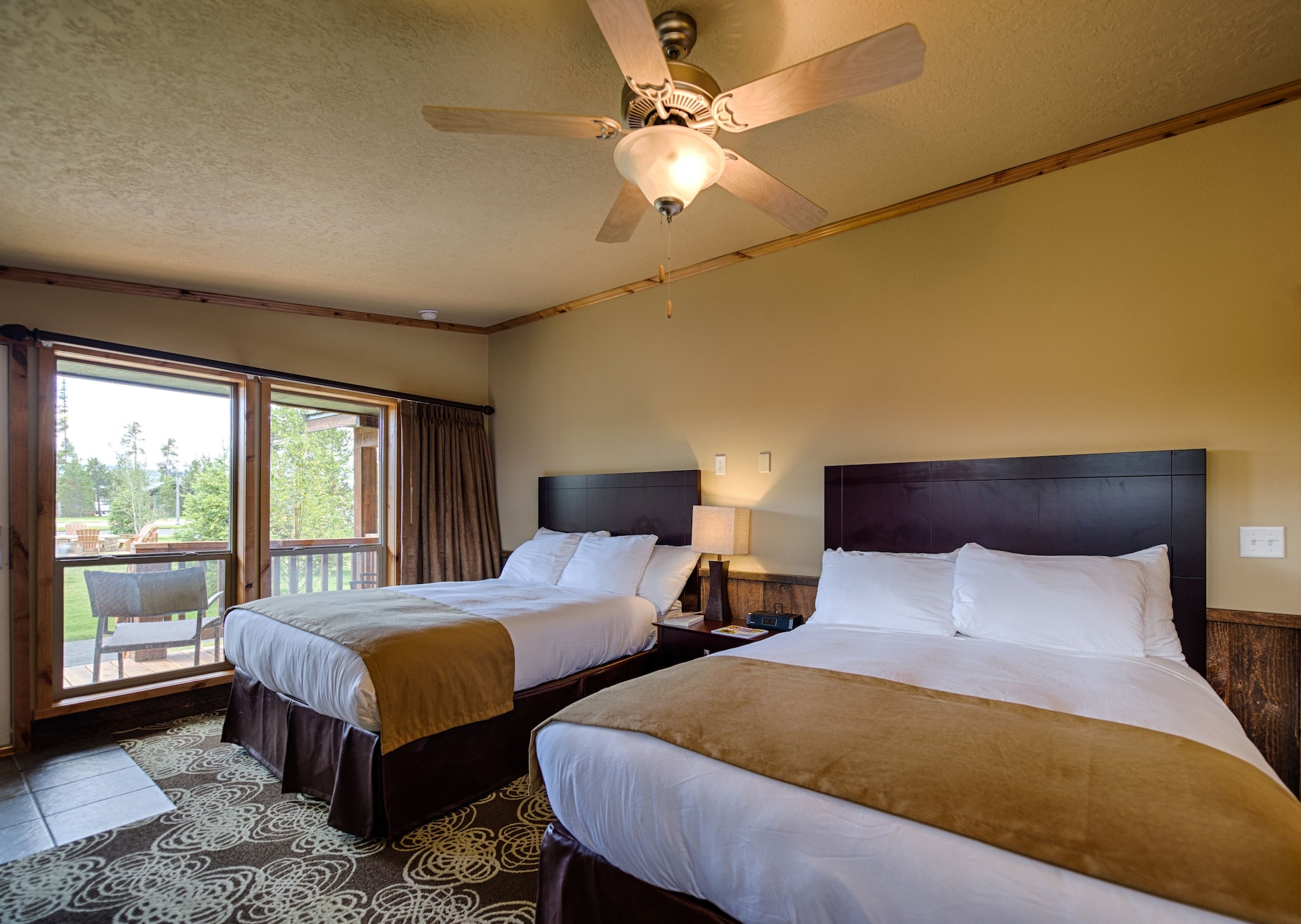 Montana, Cabin, 2 Queen Beds