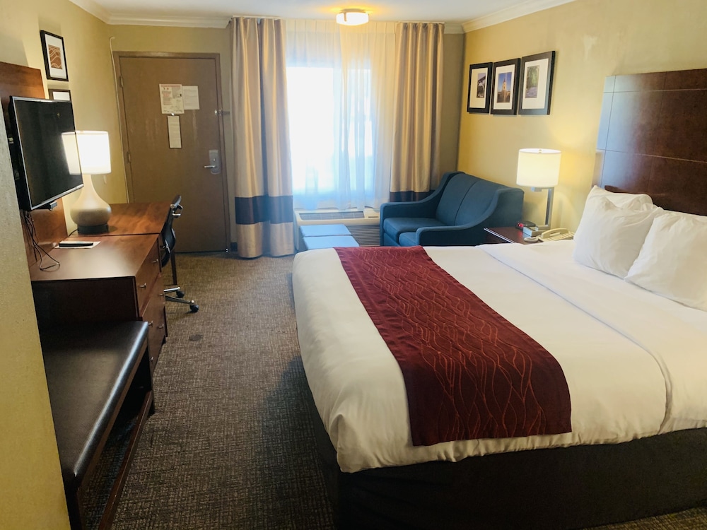Hyland Inn near Pasadena Civic Center 18/40