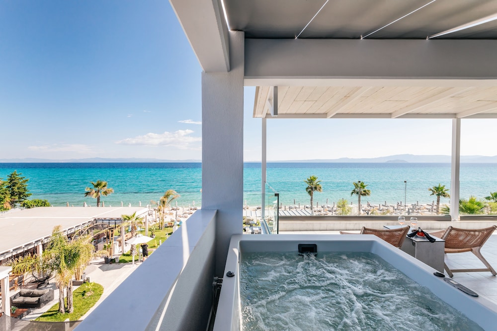 Blue Carpet Luxury Suites 24/50