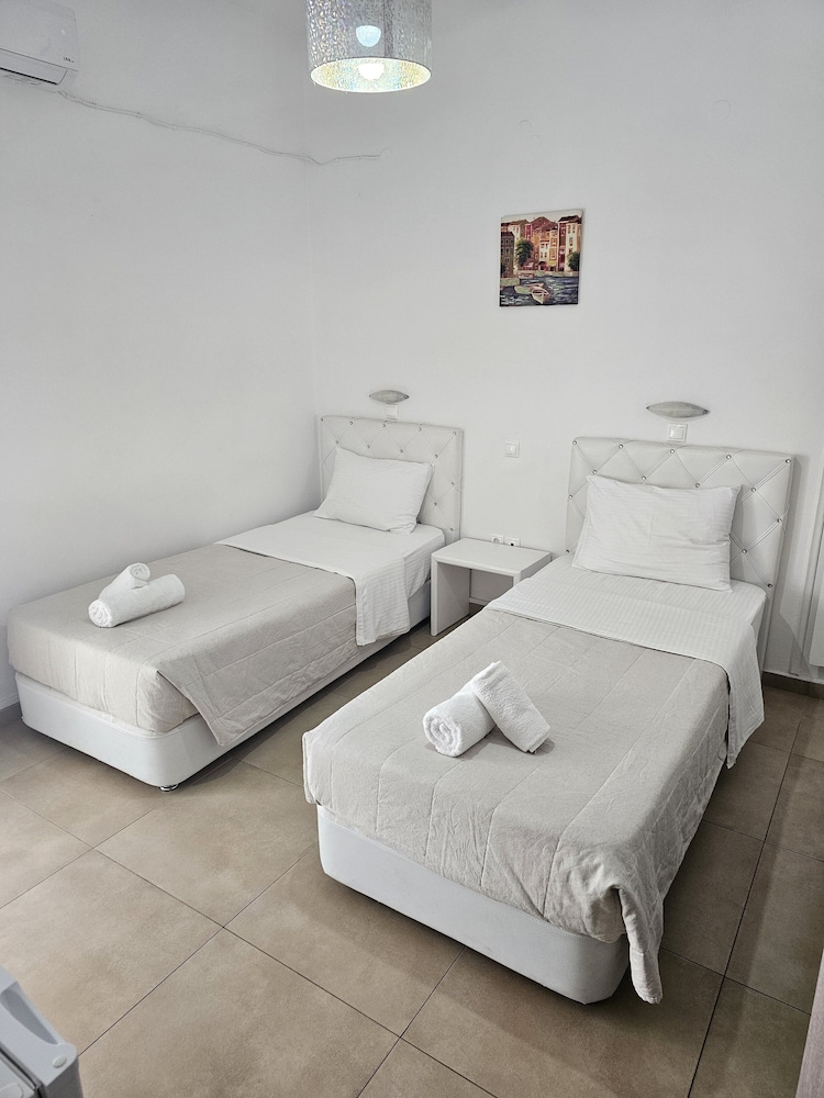 Leta Santorini 8/50