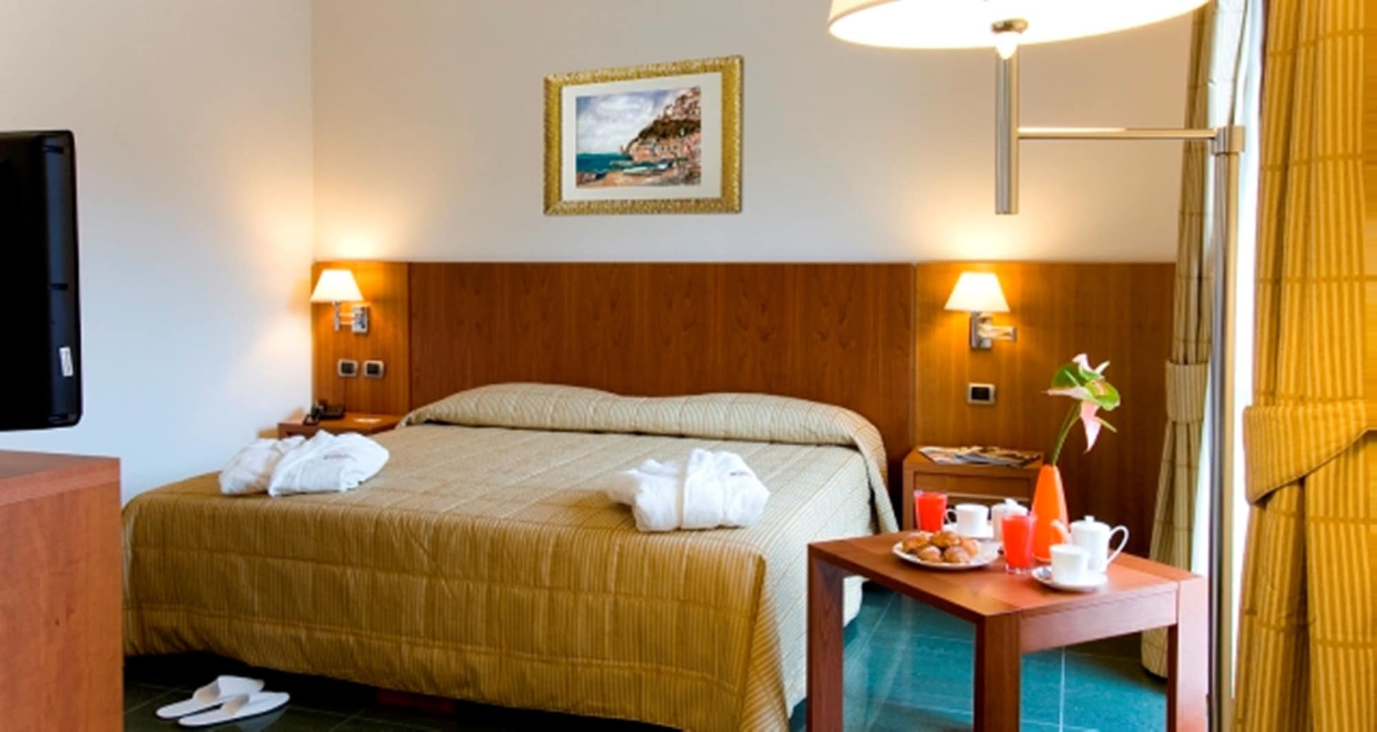 Deluxe, Triple, Double Bed, Sofa, Hotel Dei Principati 2/6