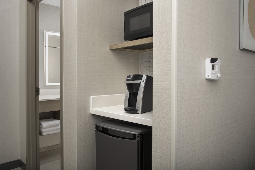 Holiday Inn Express Hoteland Suites Knoxville-Clinton 31/65