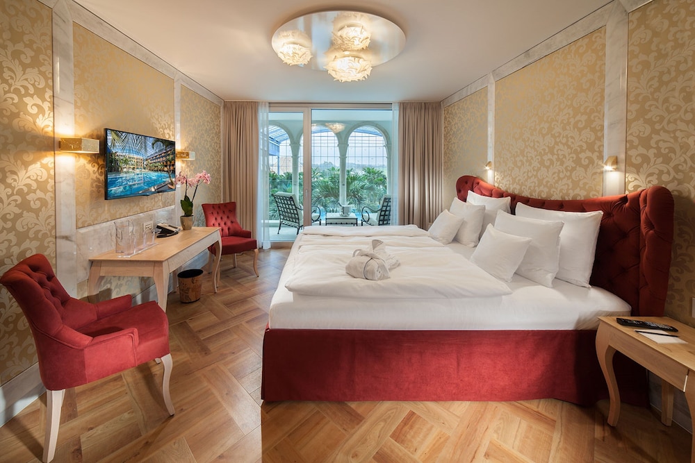 Serenissima, 1 Double and 1 Single Bed