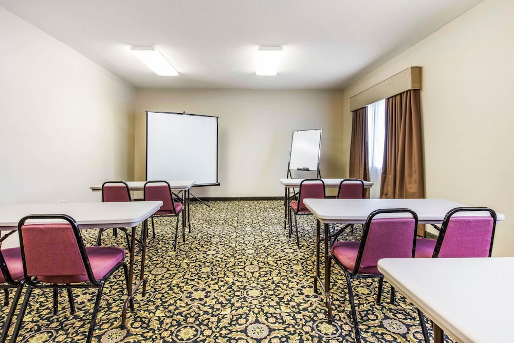 Quality Inn and Suites Pearl-Jackson 33/36