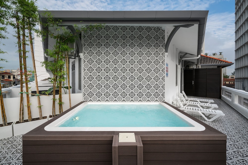 Modern Hotel Georgetown 33/45