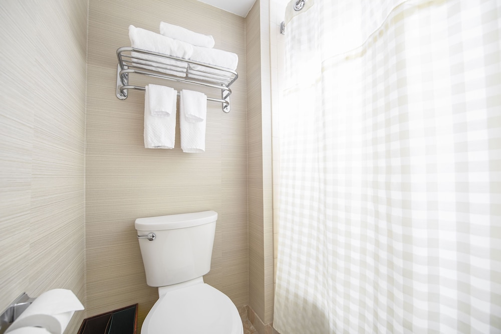 DoubleTree Suites by Hilton Cincinnati - Blue Ash 16/38