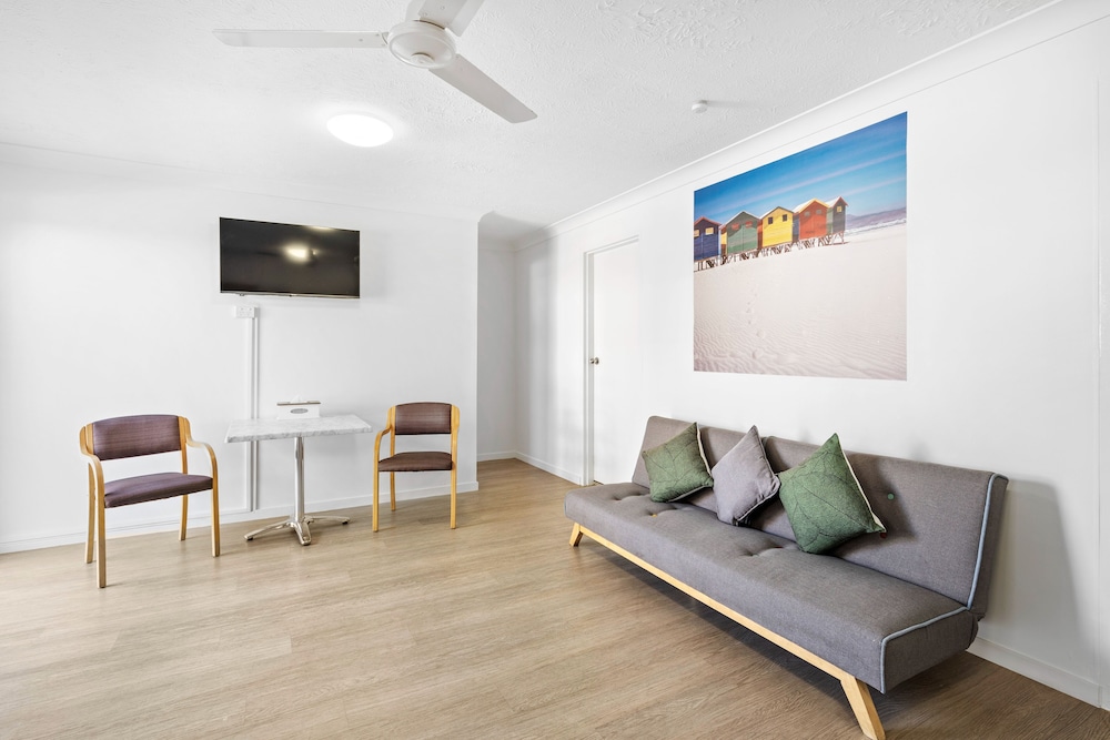 Montego Mermaid Beach Motel 46/69