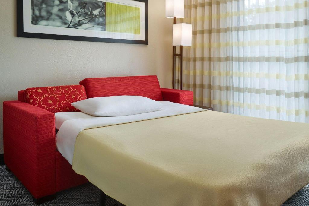 Courtyard, Guest Room, King Bed, Courtyard View, Sofa, Balcony, Bathtub