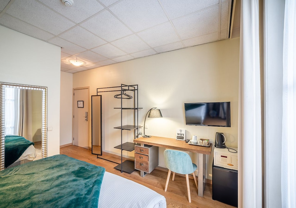Hotel La Legende 10/25