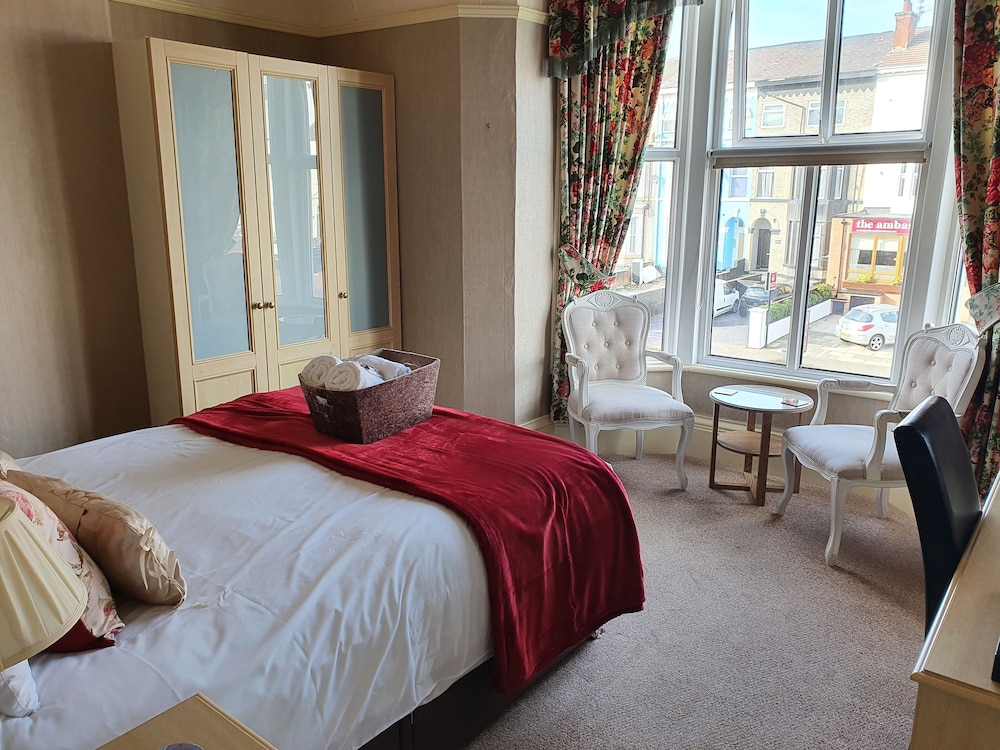 The Braemar Hotel 3/50