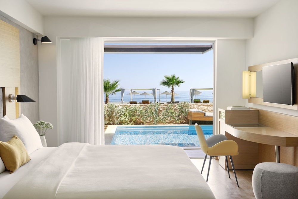 Imperial, Suite, Queen Bed, Water Front, Sofa, Private Pool