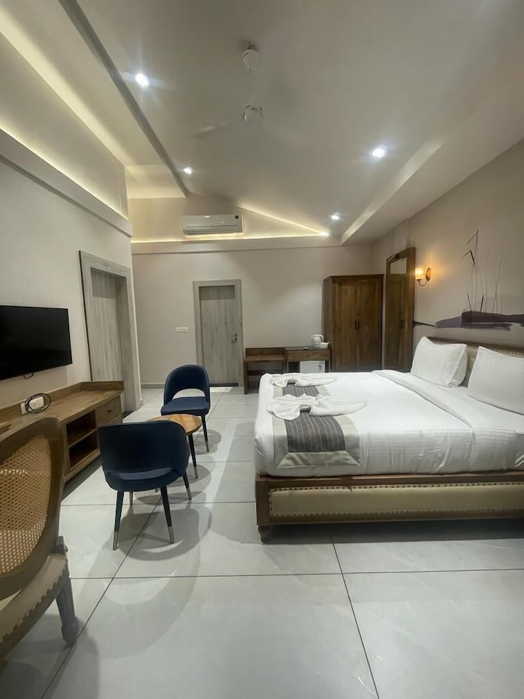 Ariena by Spree Hotel-Morjim 12/35
