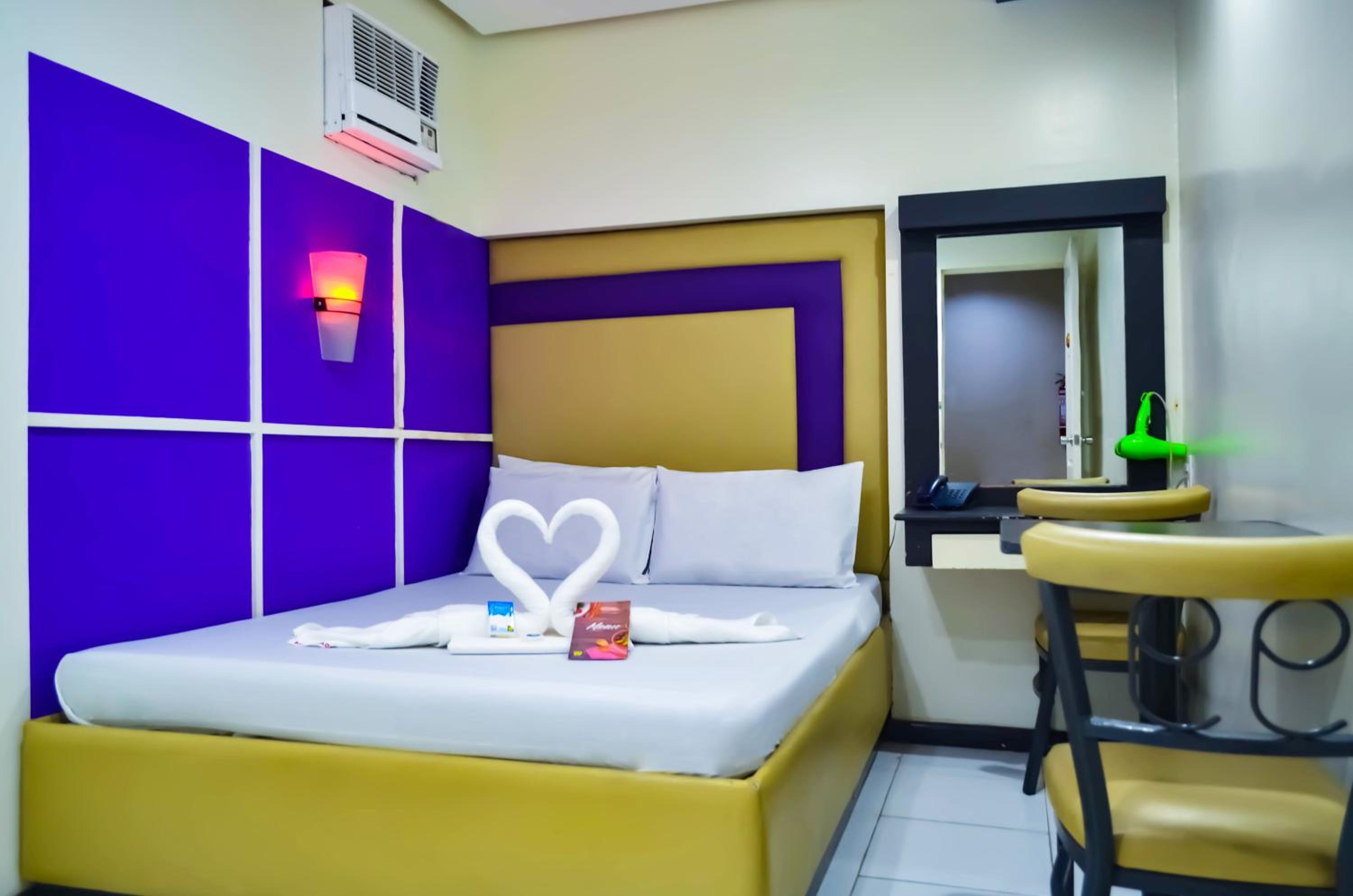 Fiesta, Double Bed, No Window