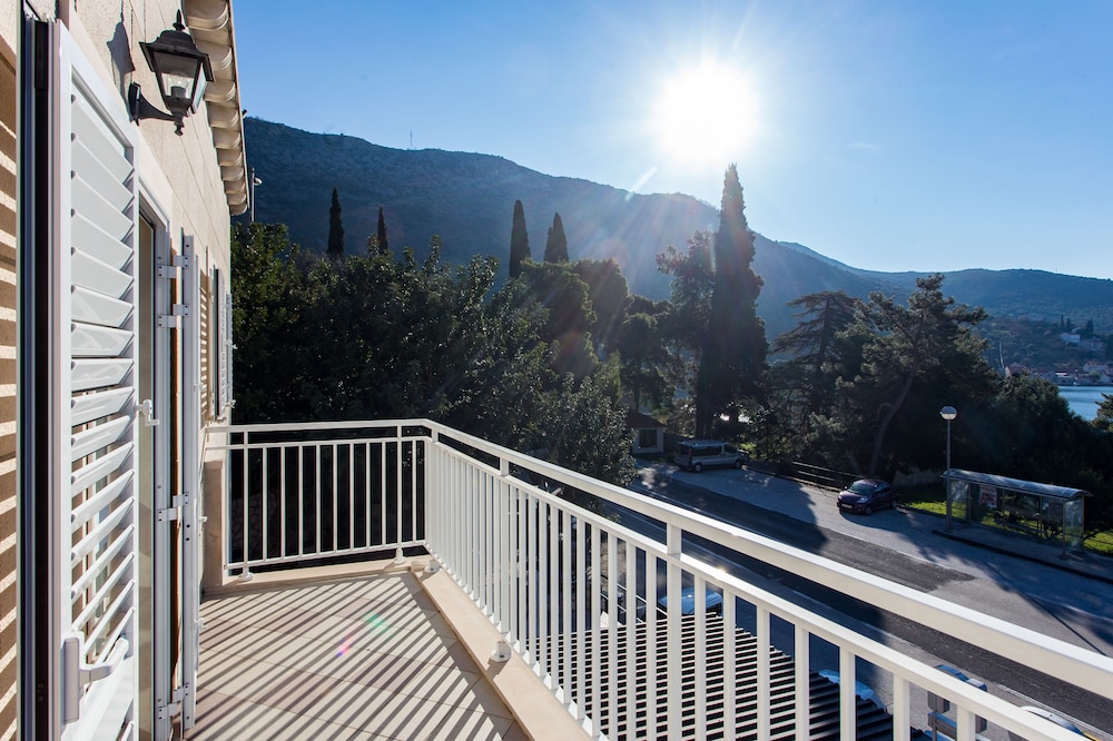 Villa Babilon 61/68
