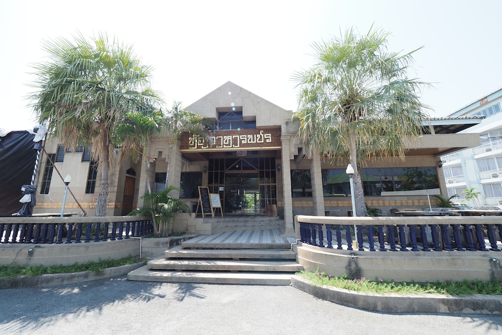 Pachara Hotel And Restaurant 17/20