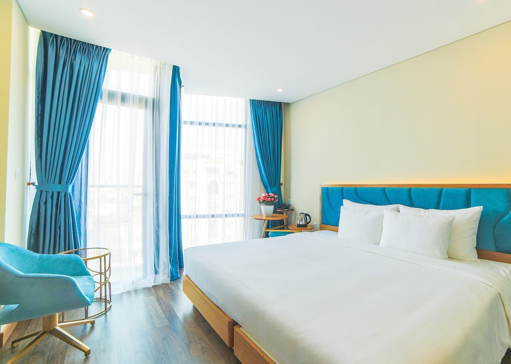San Marino Boutique Danang 14/69