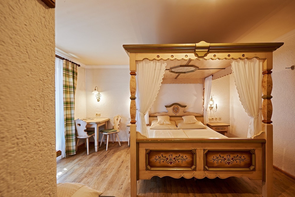 Hotel - Restaurant Adler 42/46