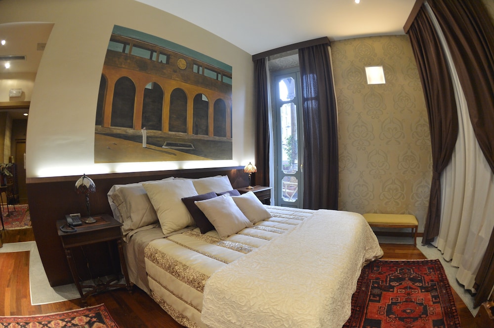 HOTEL DEI PITTORI 11/64