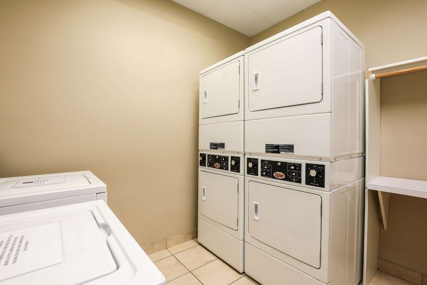 MainStay Suites Fitchburg Madison 44/44