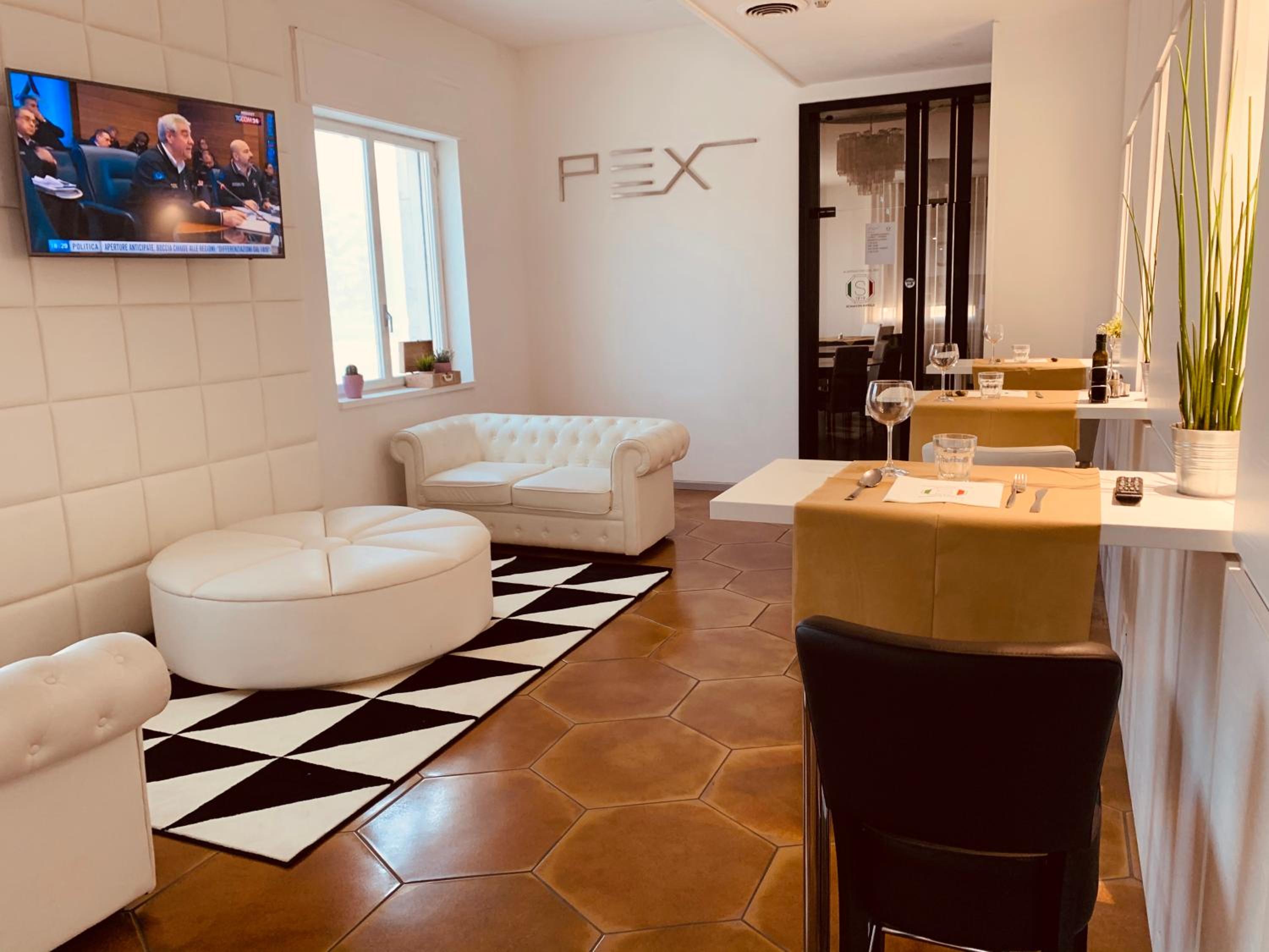 Hotel Pex 32/56
