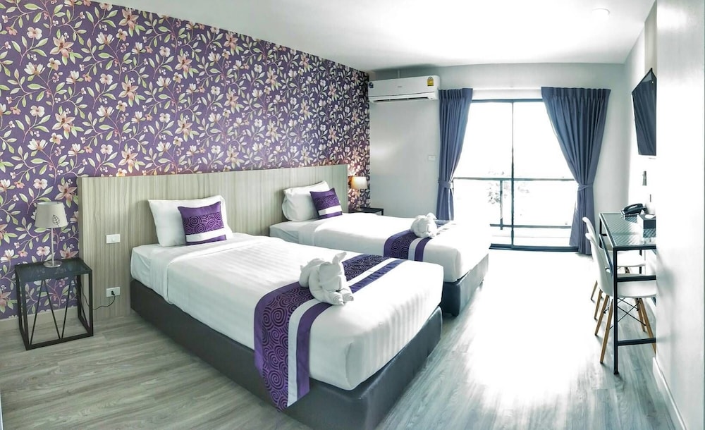 Embryo Hotel 16/76
