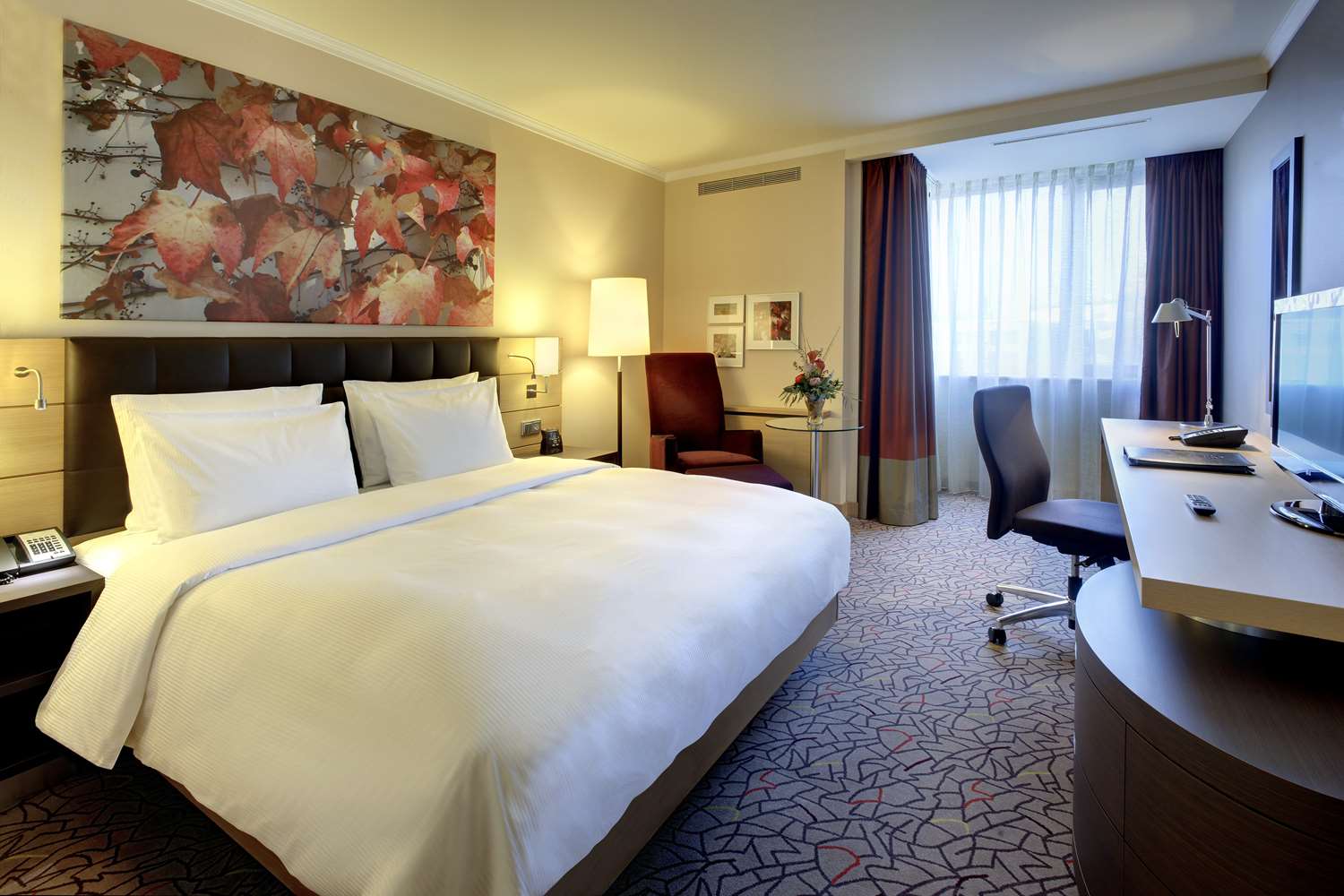 Room, King Bed, City Wing