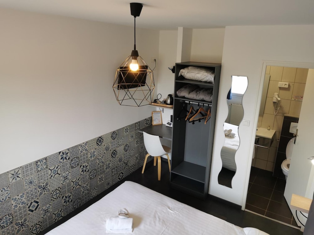 HOTEL LA HAIE DES VIGNES 21/68
