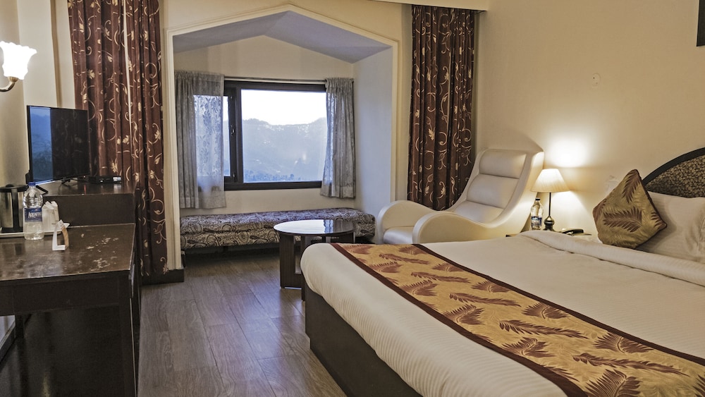 Whistling Pines Resort 14/50