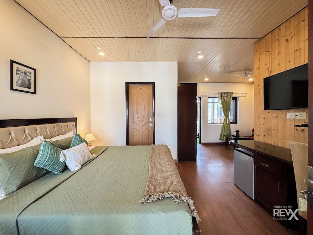 HOTEL SUNNY COT 19/55