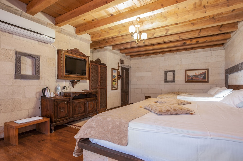 Ottoman Cave Suites 16/77