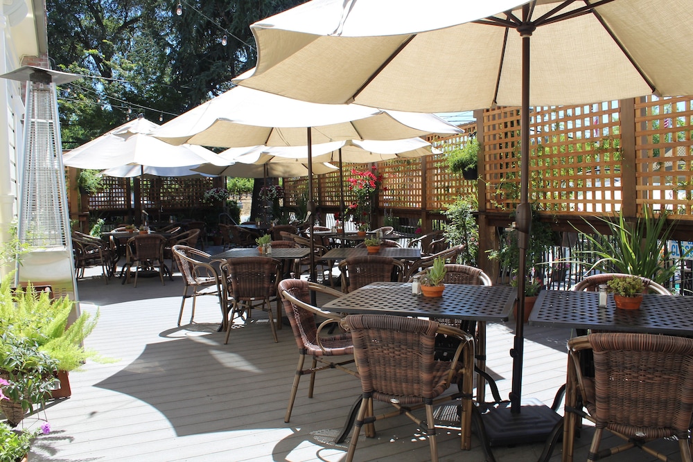 Geyserville Inn 50/70