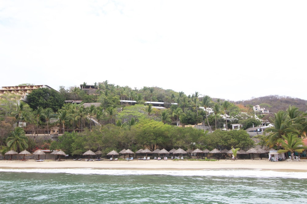 Catalina Beach Resort 42/50