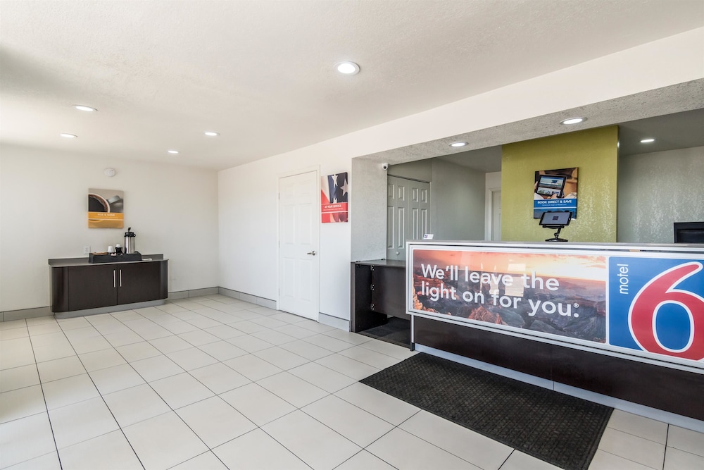 Motel6 Fort Worth, TX - North 9/33
