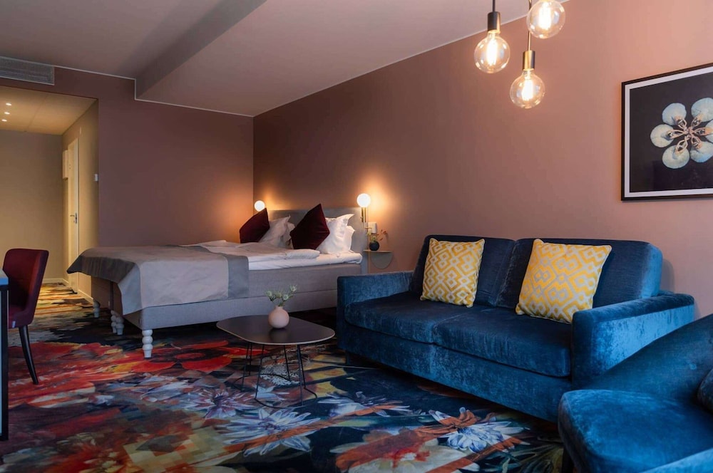 Elite Palace Hotel 56/76