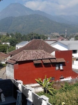 De Wahyu Hotel 8/25