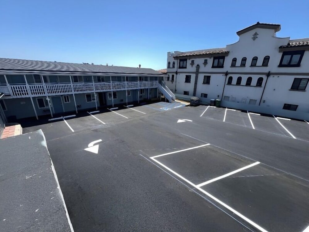 Sea Garden Motel 60/63