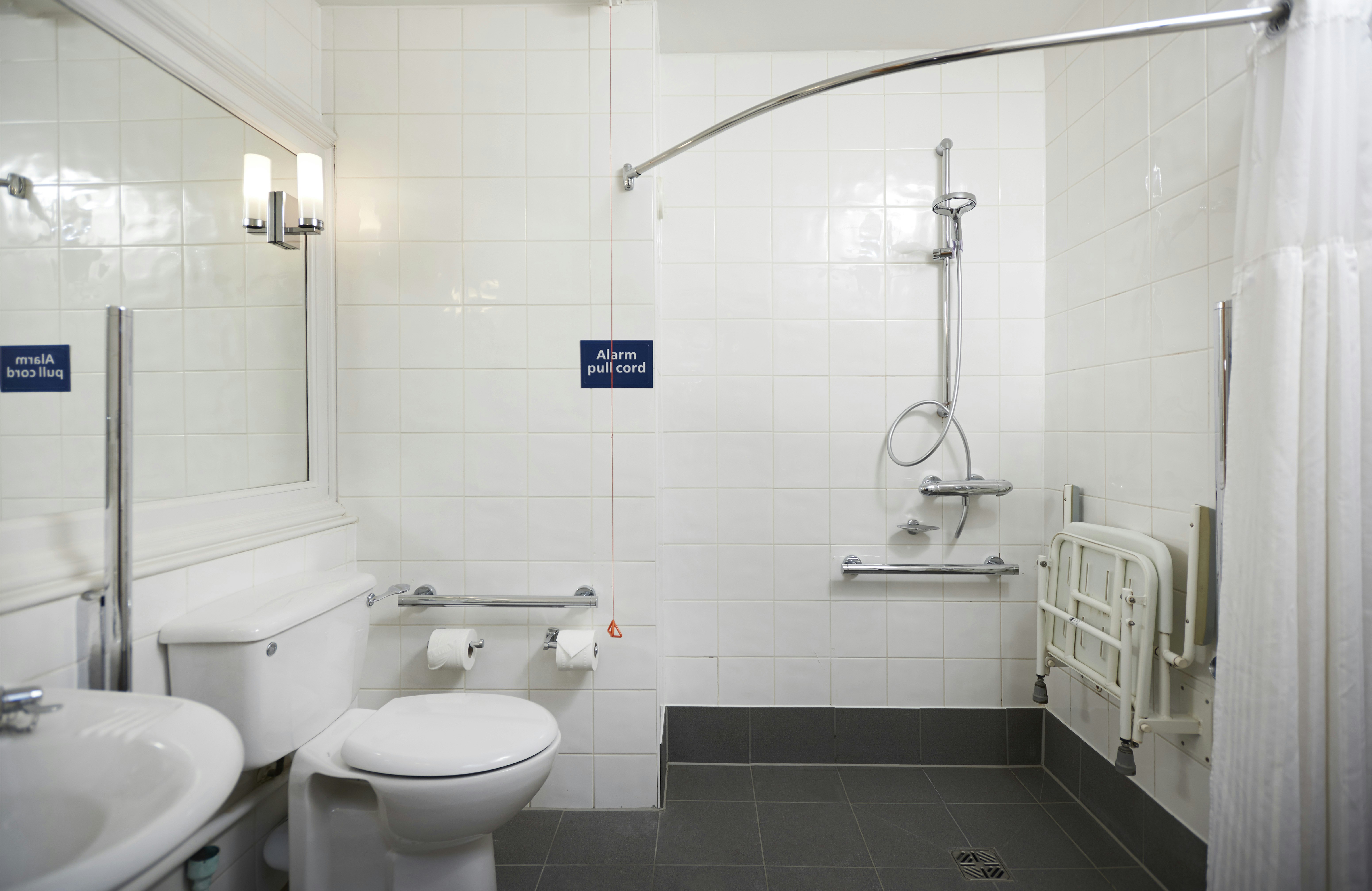 غرفة بسريرين منفصلين لذوي الإعاقة، DOUBLETREE BY HILTON COVENTRY 6/7