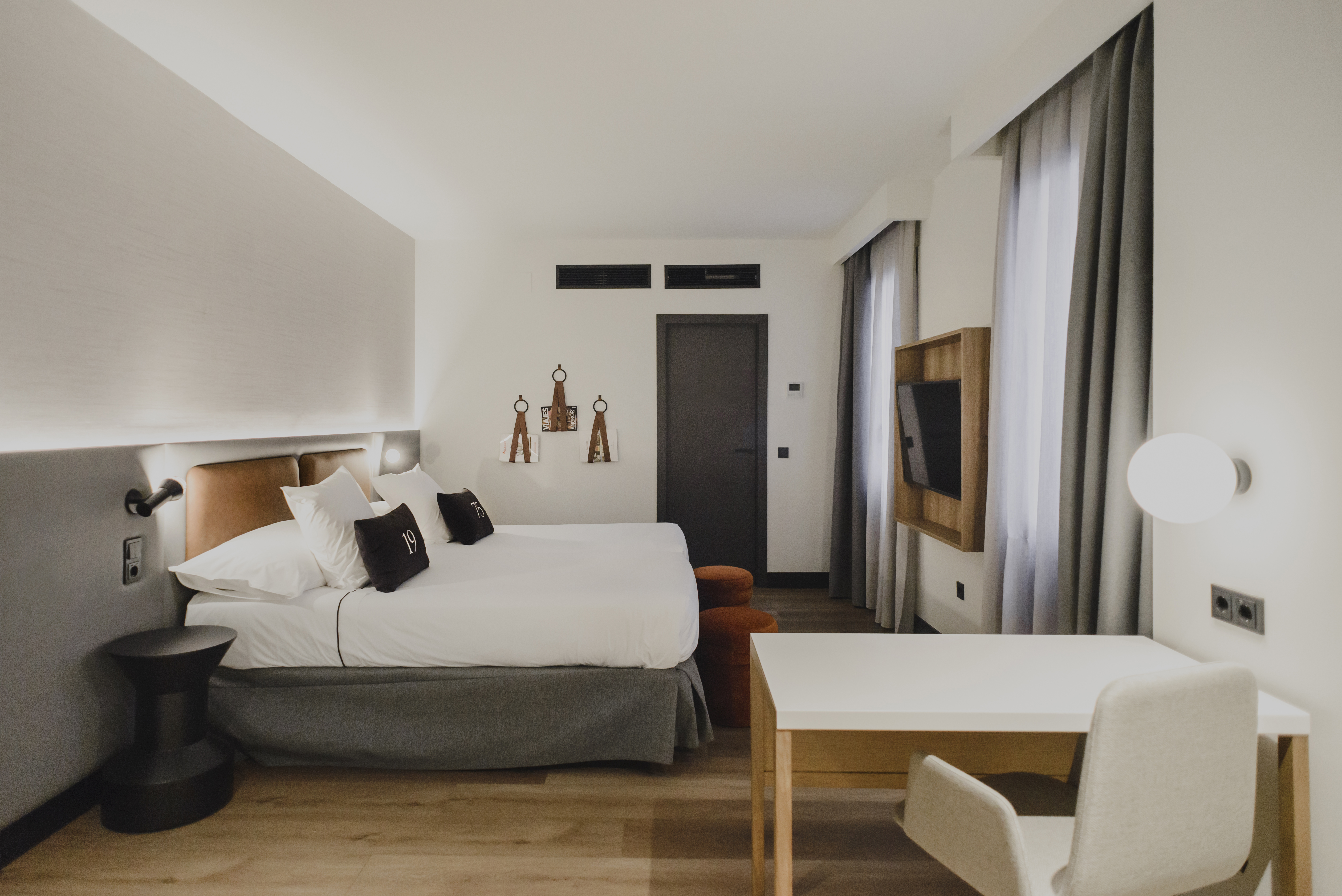 Inner, Double or Twin Bed