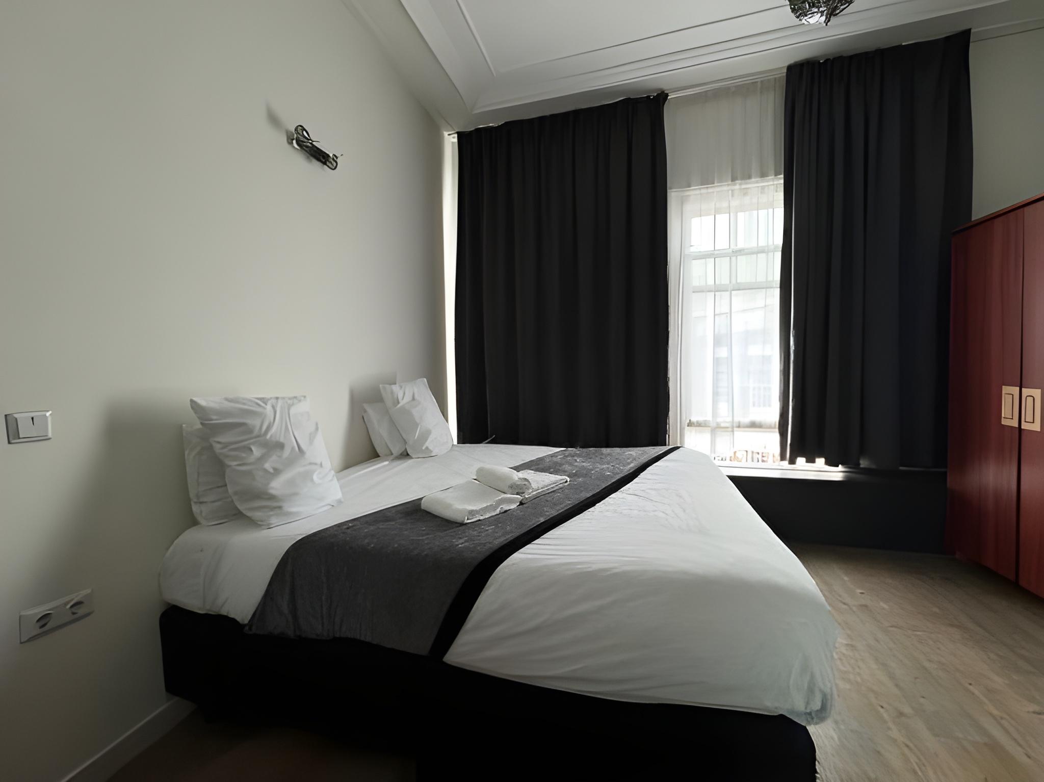 Room, Double Bed