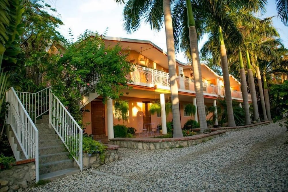 Palm Inn hotel 4/33